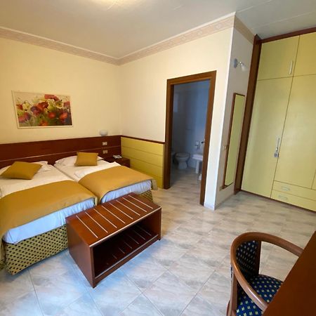 Hotel Villa Olivo Resort 3S Bardolino Buitenkant foto
