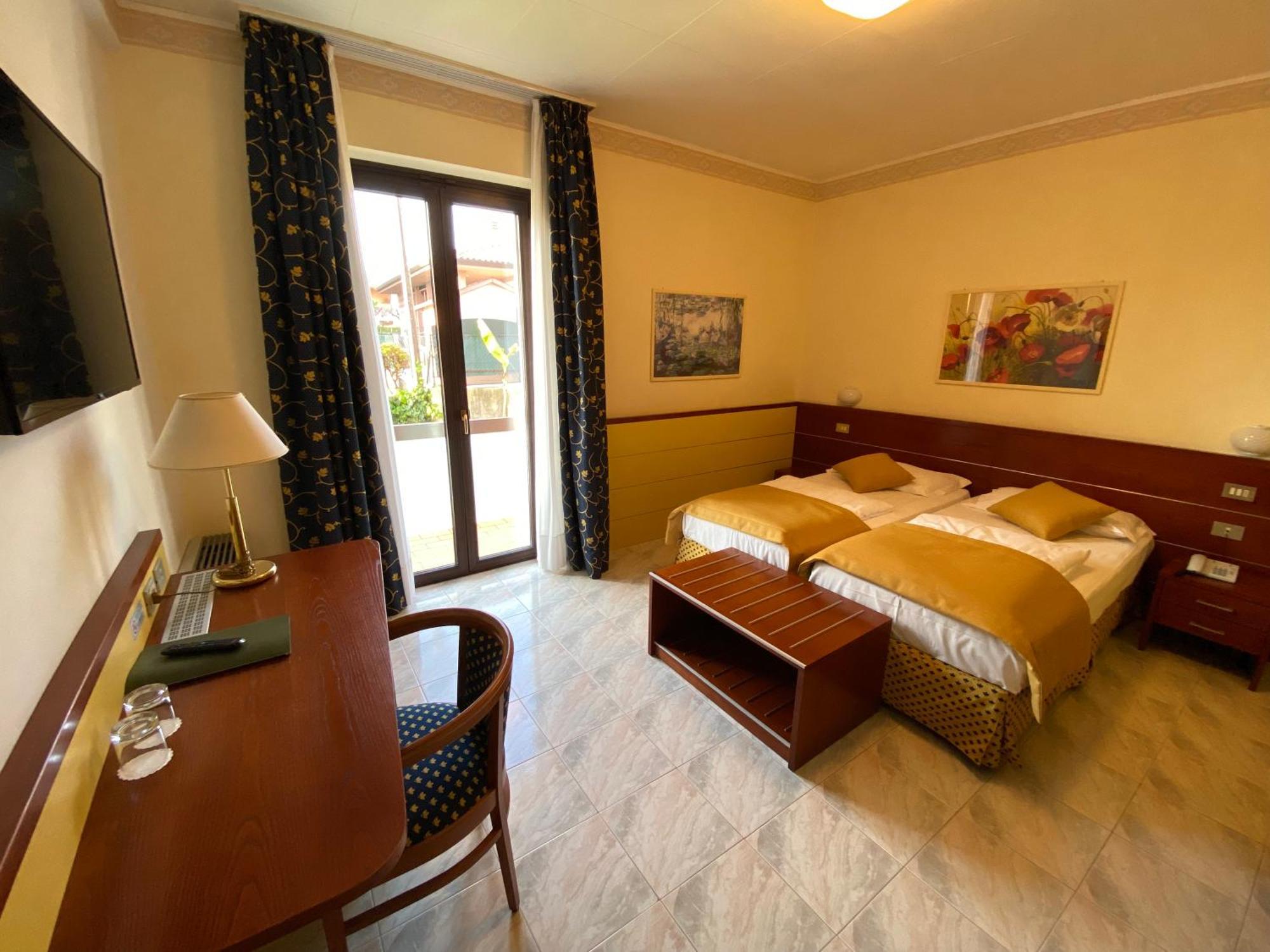 Hotel Villa Olivo Resort 3S Bardolino Buitenkant foto