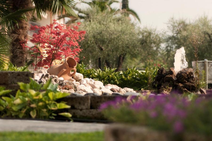Hotel Villa Olivo Resort 3S Bardolino Buitenkant foto